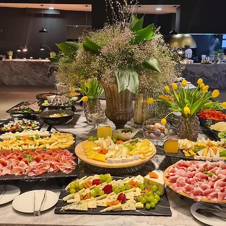 亚得里亚海2号大酒店 酒店