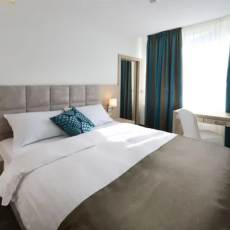 Grand Adriatic Ii 3* أوباتيا