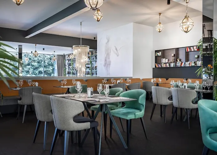 亚得里亚海2号大酒店 3*