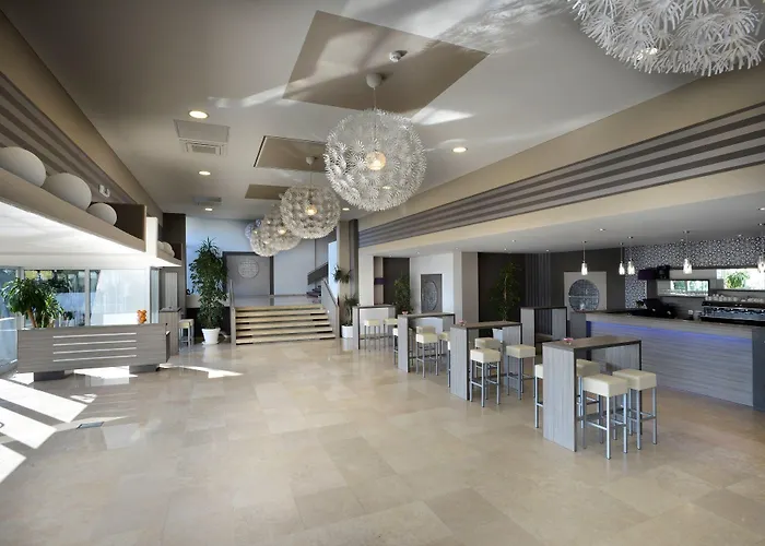 亚得里亚海2号大酒店 酒店 3*